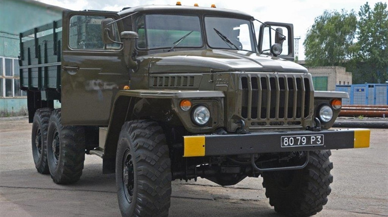 Волонтери Рівненської АЕС відремонтували автомобіль для українських військових