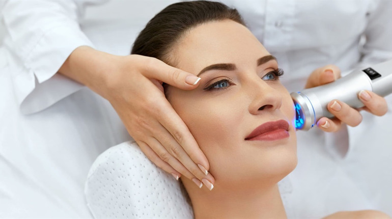 Апаратна косметологія: що це таке, кому підходить і на якому обладнанні справді варто працювати