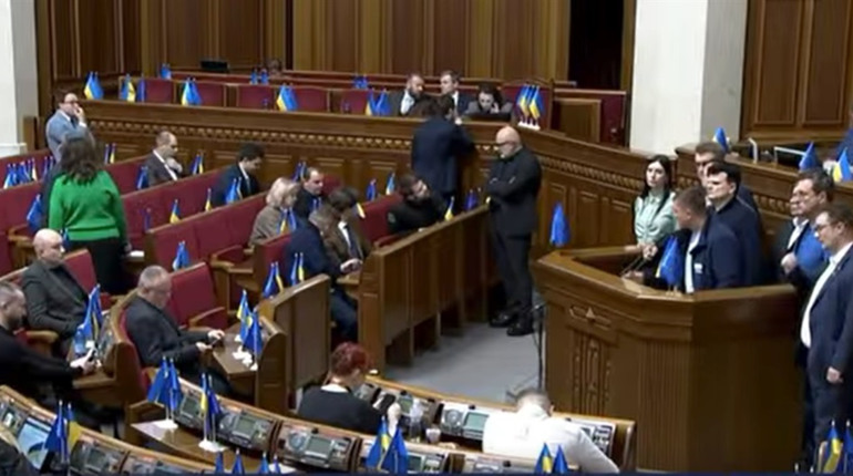 Рада ухвалила держбюджет-2026: як зростуть мінімалка, зарплата вчителів, прожитковий мінімум