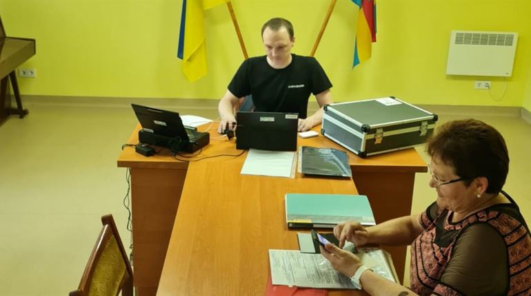 Мешканці Куп’янської громади можуть отримувати послуги ЦНАПу завдяки сервісу "Кейс Мобільний Офіс"