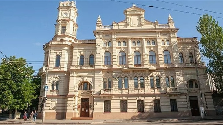 Ідентифіковано ще три викрадені з Херсонського художнього музею картини