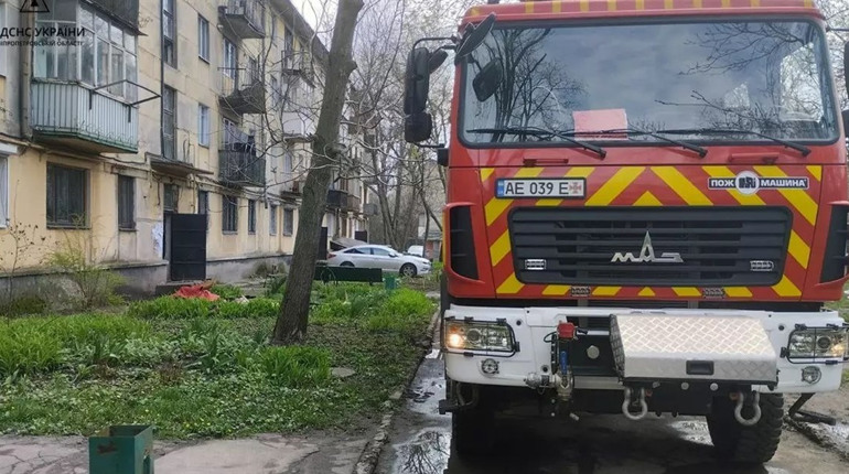 У Жовтих Водах вигоріла квартира на третьому поверсі. Фото