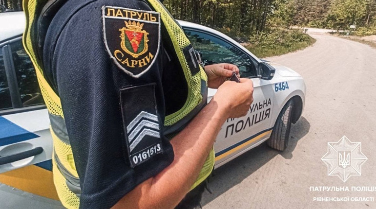 У центрі Сарн спіймали п’яного скутериста без посвідчення