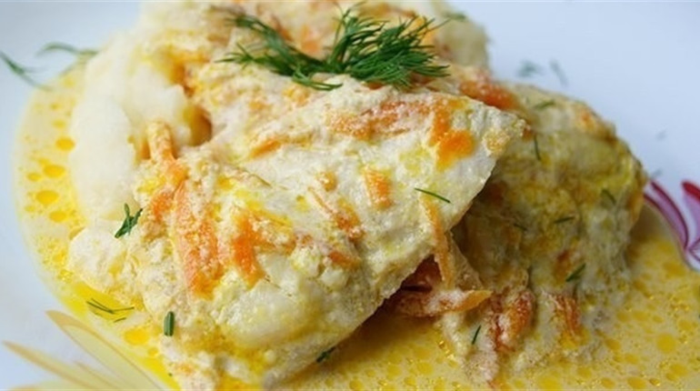 Рецепт дня: минтай у сметанному соусі