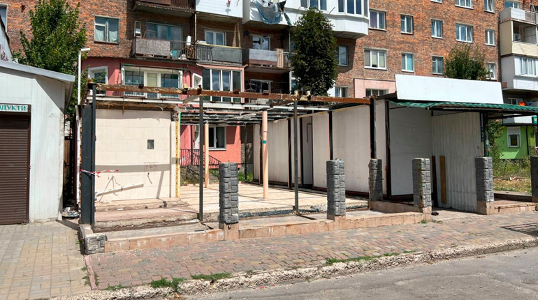 Самовільно збудоване торгове приміщення на вулиці Шухевича демонтували