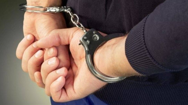 На Черкащині затримали двох правоохоорнців, які "вибивали" з чоловіка зізнання у лісі