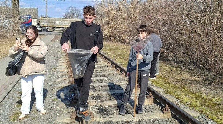Новини Старокостянтинівщини. Підготовка до Великодня, пам’ять про Героя, спільна праця і медицина