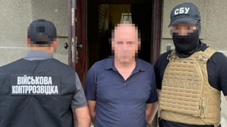 На Київщині затримали херсонця, який працював на рф: він мав вступити до ЗСУ і шпигувати для ворога