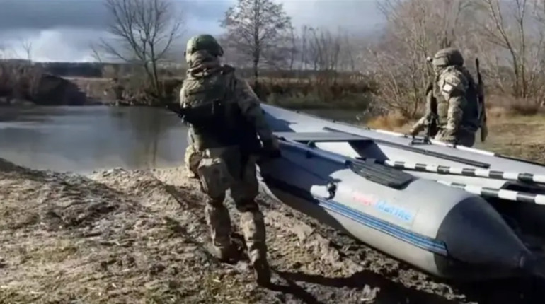 Під Херсоном ЗСУ знищують штурмові групи ворога та човни з десантом