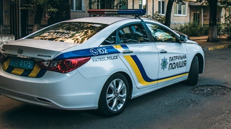 Біля "АТБ" у Переяславі зіткнулися Nissan та Renault: хроніка поліції