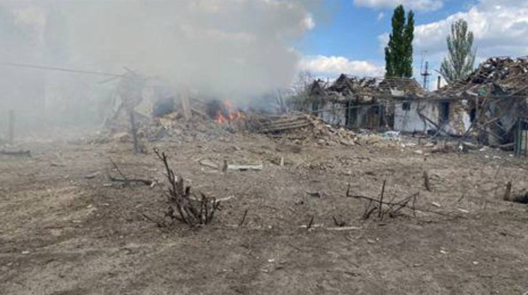 Окупанти атакували керованими авіабомбами громаду на Херсонщині: є загиблий та поранені