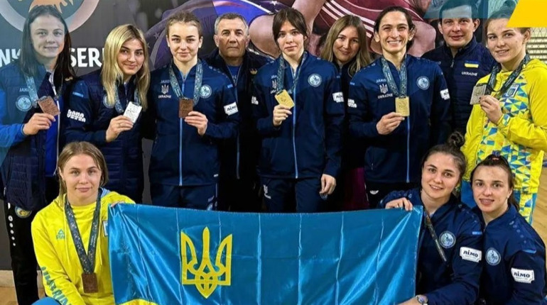 Херсонські борчині знову тріумфували на міжнародних змаганнях