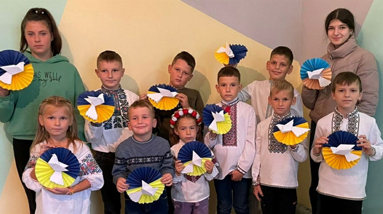 До Міжнародного дня миру у Волсвинському народному домі провели патріотичний захід для дітей