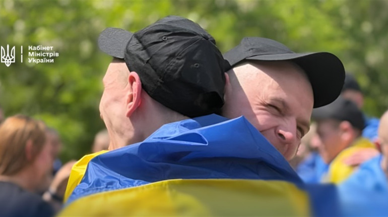 Кабмін розширив право на виплату 50 тис. грн для звільнених з полону захисників