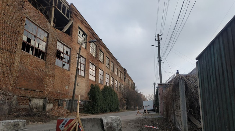 Завод «Червоний Жовтень» руйнується. Хто винен і чи є рішення?