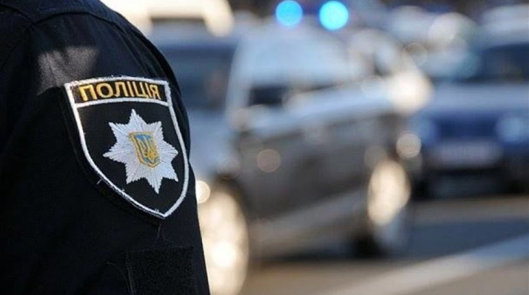 У Вараші в центрі міста виявили мертвим молодого чоловіка