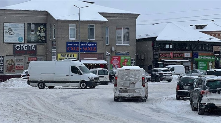 Штормове попередження на Хмельниччині: сніг, туман та ожеледиця 15-17 лютого