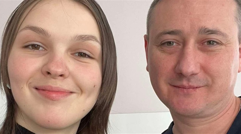 Постраждала у ДТП в Кременці дівчинка проходить реабілітацію та самостійно пересувається