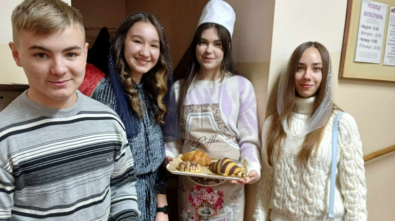 Різдво для сімей захисників, які загинули: християни-євангелісти вітали дітей та дружин визволителів