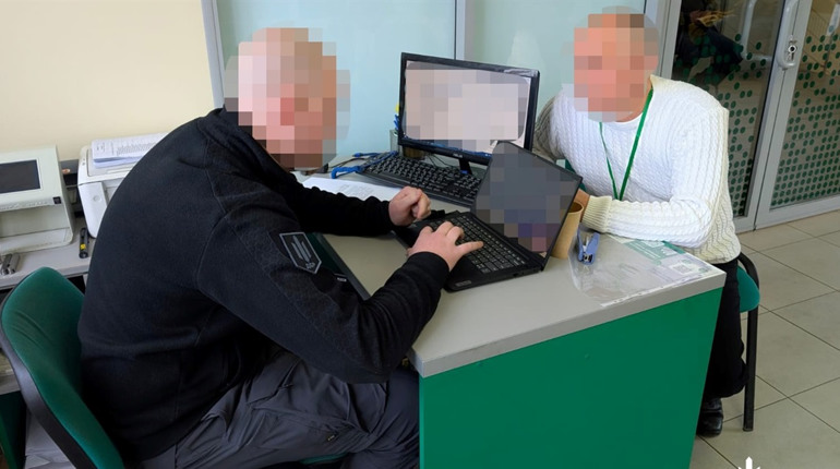 ДБР викрило схему обміну водійських посвідчень у сервісному центрі на Херсонщині