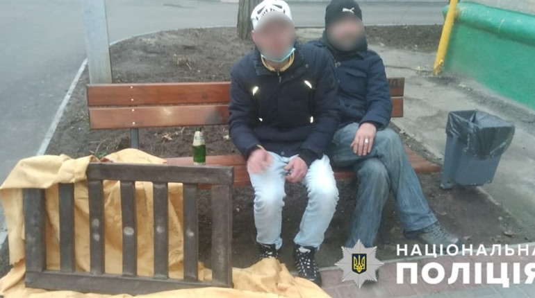Крали майно Мелітопольської громади серед білого дня. Окрім поліцейських ніхто не побачив