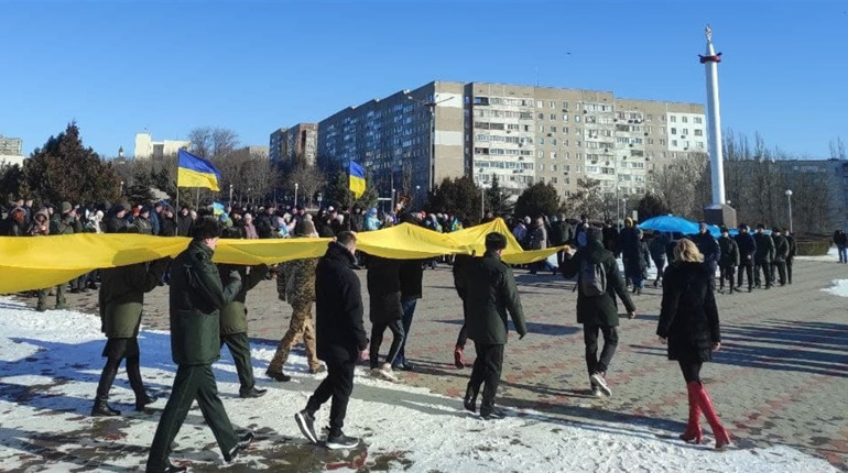 Флешмоб та вручення ключів від квартир атовцям: южноукраїнці відзначили День соборності