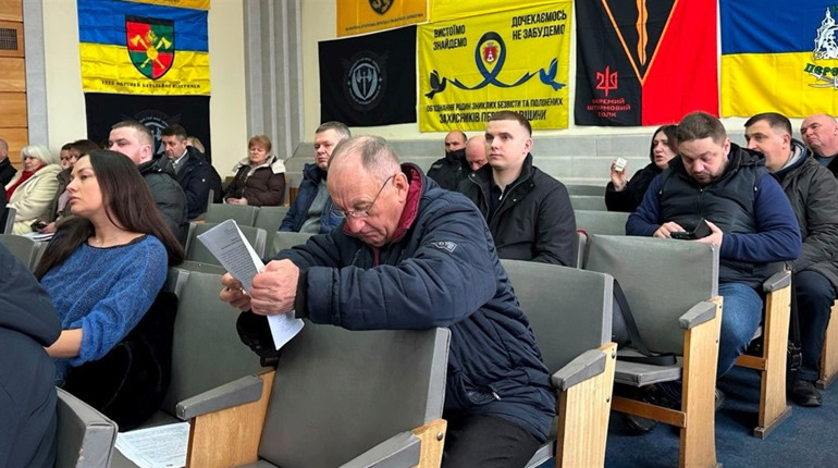 Хто оброблятиме невитребувані паї: на Переяславщині два аграрії самі про це не домовилися, що далі?