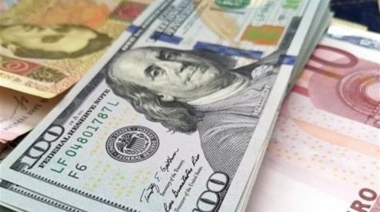 Обмен валют выгодно: где и в какое время проводить