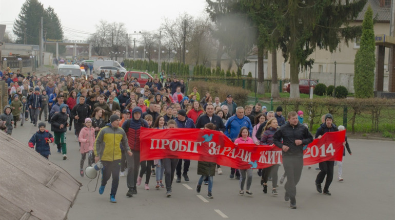 Акція "Кілометри здоров'я": понад 250 людей пробіглись вулицями Новограда-Волинського 