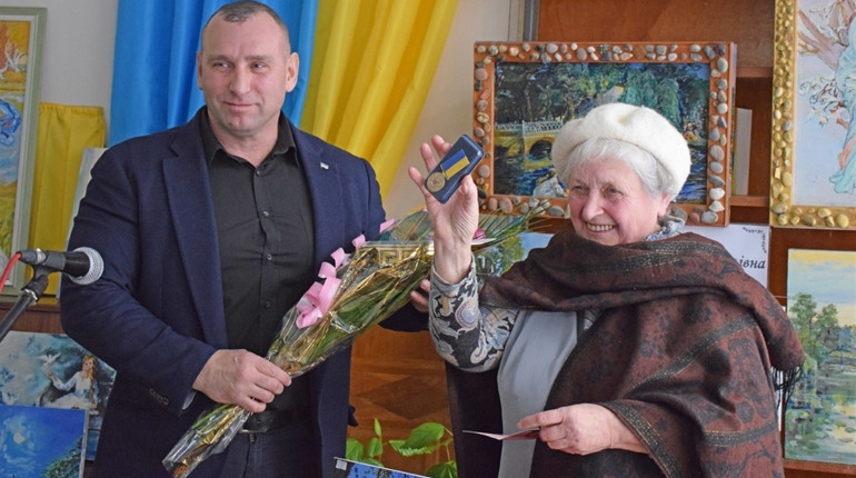 Бібліотеки отримали нові книги за сприяння районної влади