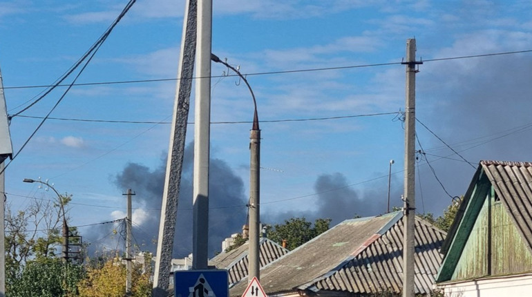 Пошкоджена багатоповерхівка, приватні будинки, четверо поранених: якими були обстріли Херсонщини