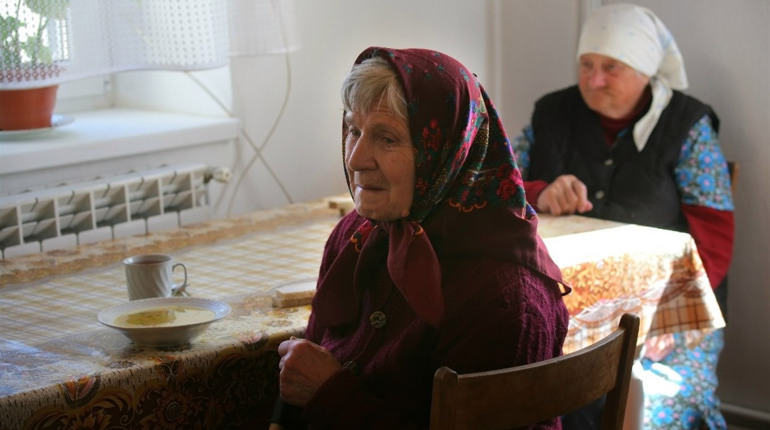 Соцзахист: хто допомагає стареньким, немічним, якщо в них немає рідних або якщо діти дуже далеко