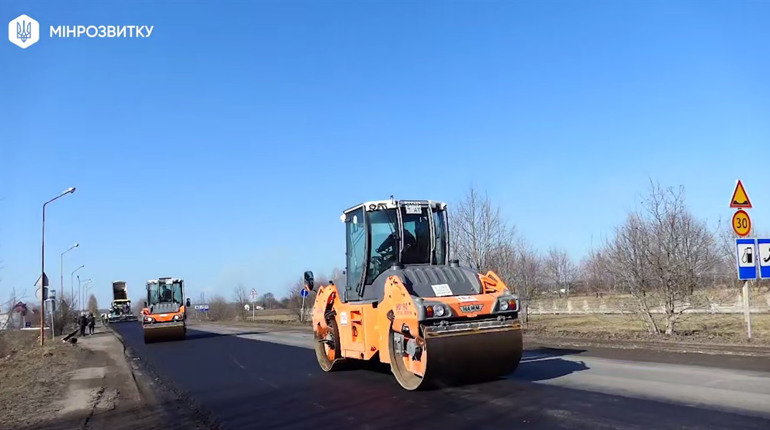 Уряд виділив додаткові кошти на ремонт траси М-14 Одеса — Мелітополь