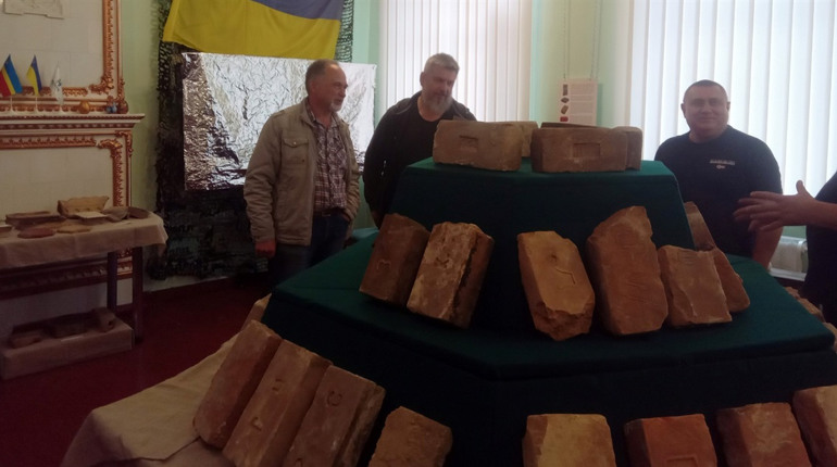У музеї триває виставка «Цеглини історії Ніжина". Всіх охочих запрошують