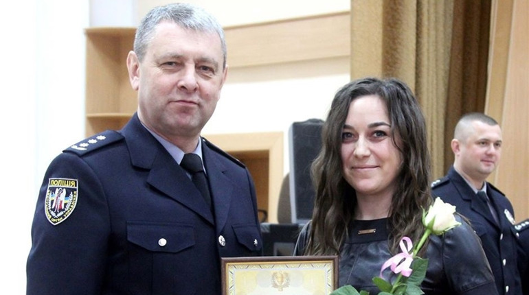 Прямо в яблучко: офіцерка Сарненського відділу поліції найкраще стріляє з пістолету