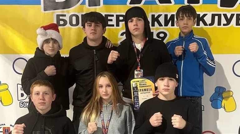 Вшанували знаного спортсмена та здобули три медалі. Первомайські боксери повернулись із Одеси