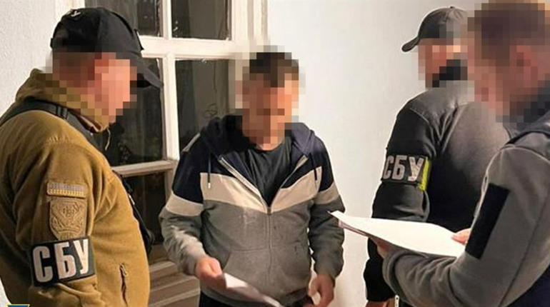 Зрадника з Херсонщини затримали на Вінниччині. Під час окупації Херсона він охороняв в'язницю росіян