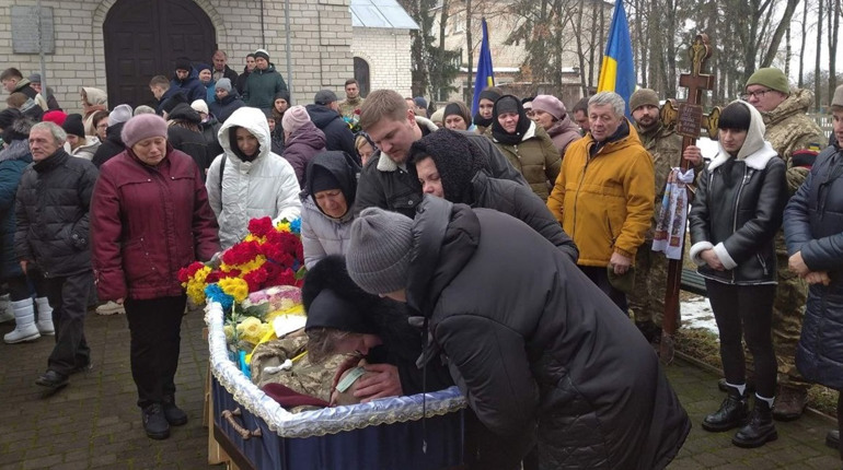 На Глухівщині попрощалися з 19-річним захисником Ігорем Туром, який загинув на Донеччині