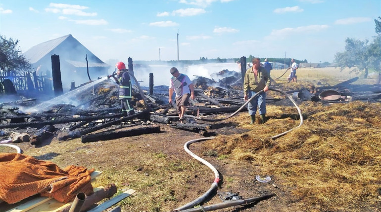 У селі Рудка горіла господарська будівля