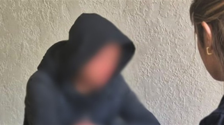Увірвалися вночі до оселі, били, знімали на телефон та вимагали гроші: чотирьох нападників знайшли