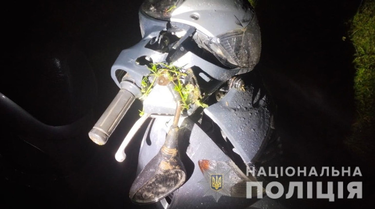 Внаслідок дорожньо-транспортної пригоди у селі Зубків на Червоноградщині травмувався мотоцикліст
