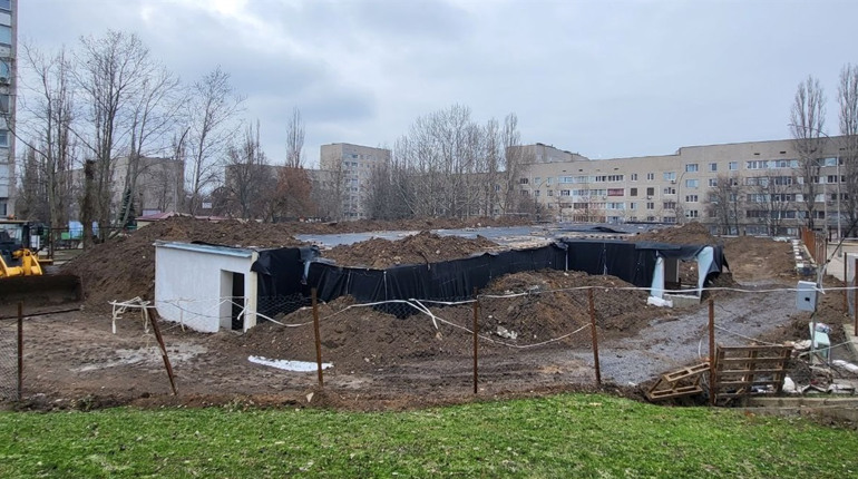 Укриття біля ліцею №4 у Південноукраїнську: стан робіт, підтоплення та строки завершення