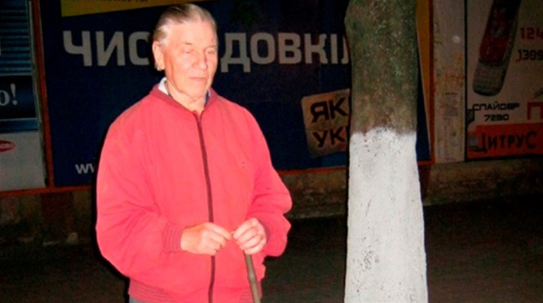 «Я співати ходжу для людей — більше мені нічого не потрібно». Пішов з життя голос вулиці Суворова