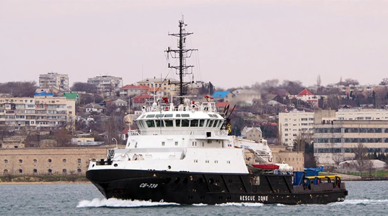 Військово-морські сили України розбили російський буксир, який прямував на острів Зміїний: що відомо