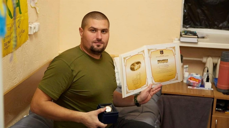 Нетішинський воїн Василь Войцеховський отримав відзнаку Верховної ради