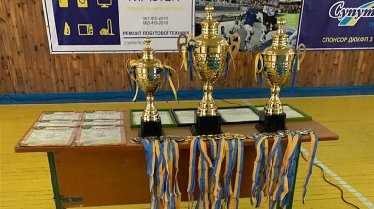 У Новограді відбувся чемпіонат з мініфутболу: результати змагань