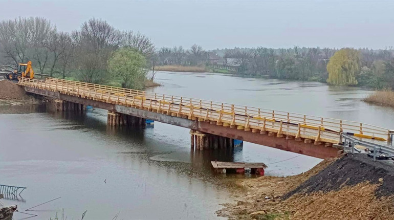 Як ремонтують дороги на Херсонщині після війни: аналізуємо витрати
