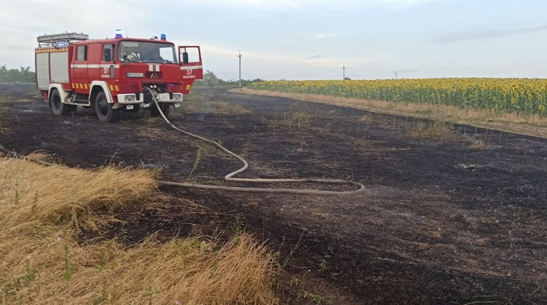 Вогнеборці Захарівщини долають численні пожежі в екосистемах Захарівської та Затишанської громад