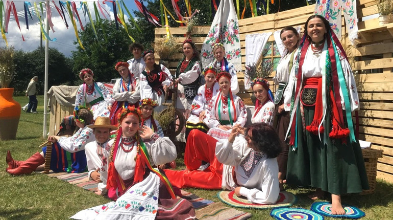 Звягельські "Віра" і "Мальва" виступили на фестивалі "Вишнева гора"