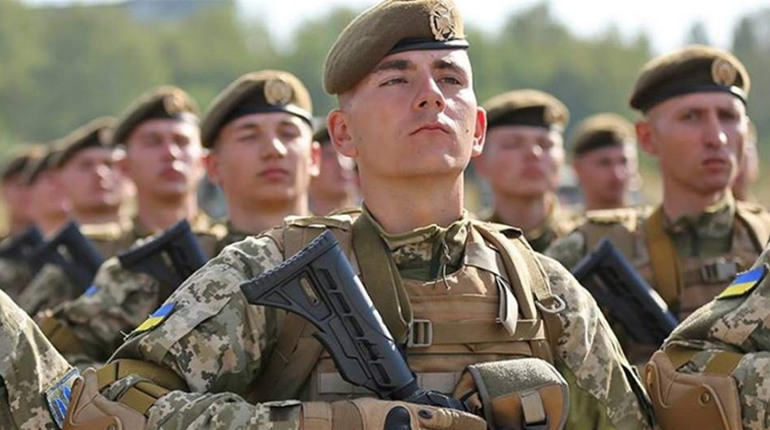 Військовослужбовцям Шепетівської громади придбали спеціалізоване обладнання та бронежилети